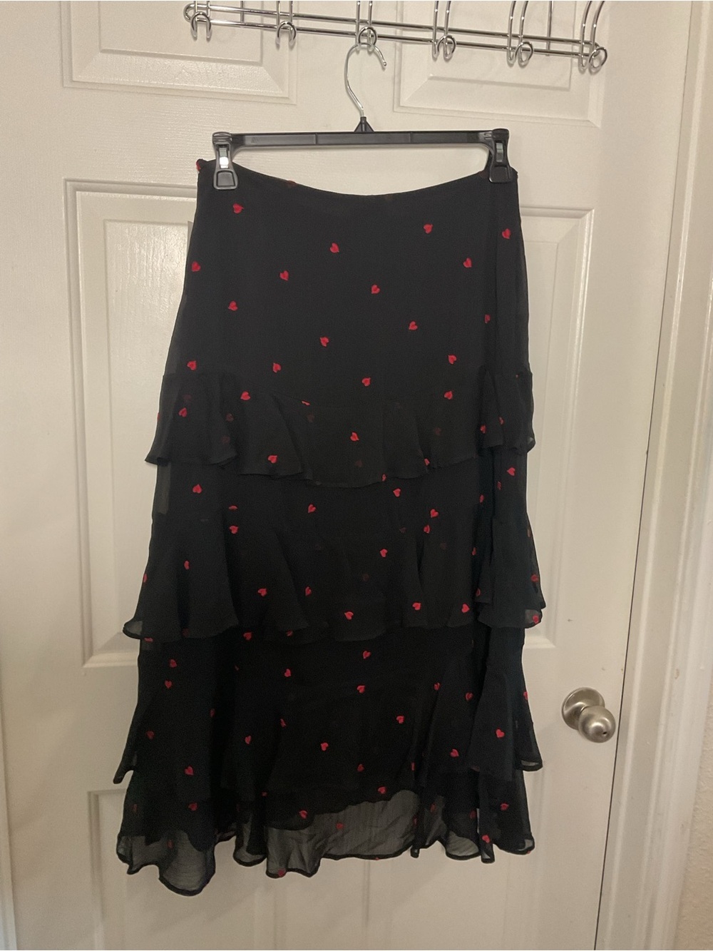 CeCe Black Tiered Ruffle Midi Skirt Red Heart Print Size 10 Romantic NWT - Picture 7 of 11